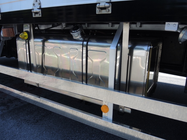 H24 いすゞ　ギガ　冷凍ウィング