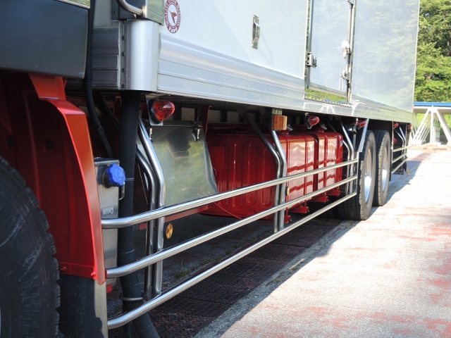 Ｈ２２　ニッサン　クオン　冷蔵冷凍車　ハイルーフ　総輪エアサス