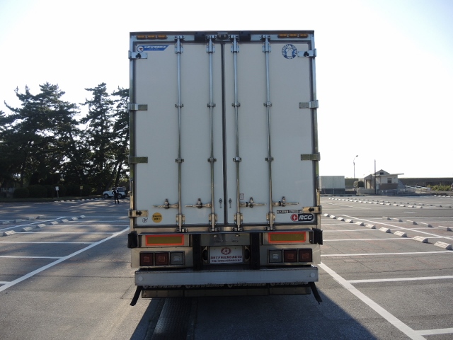 Ｈ２２　ニッサン　クオン　冷蔵冷凍車　ハイルーフ　総輪エアサス