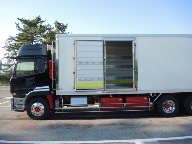 Ｈ２２　ニッサン　クオン　冷蔵冷凍車　ハイルーフ　総輪エアサス