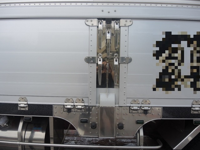 H23　いすゞ　07フォワード　冷凍ウィング　セミワイド　造りボデー