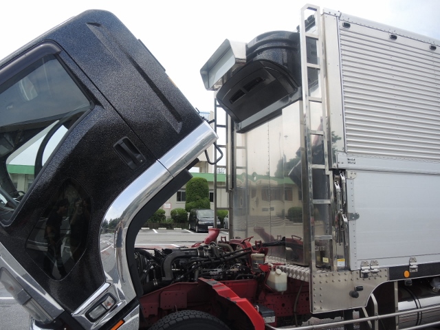 H23　いすゞ　07フォワード　冷凍ウィング　セミワイド　造りボデー