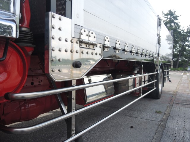 Ｈ17　いすゞ　フォワード　平ボデー