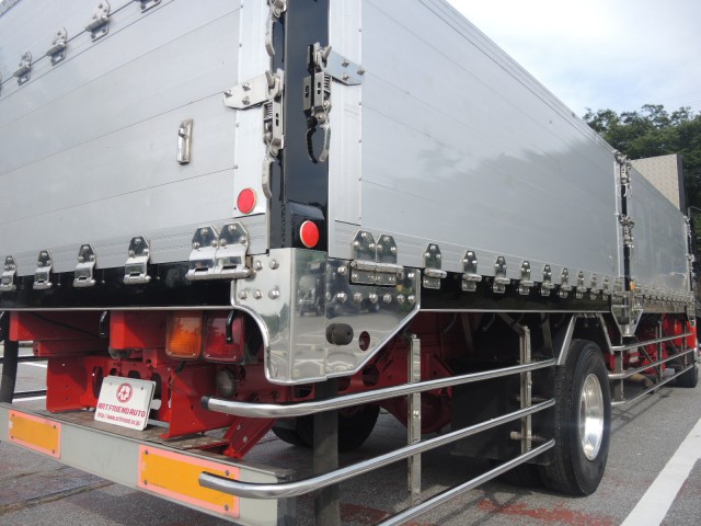 Ｈ17　いすゞ　フォワード　平ボデー