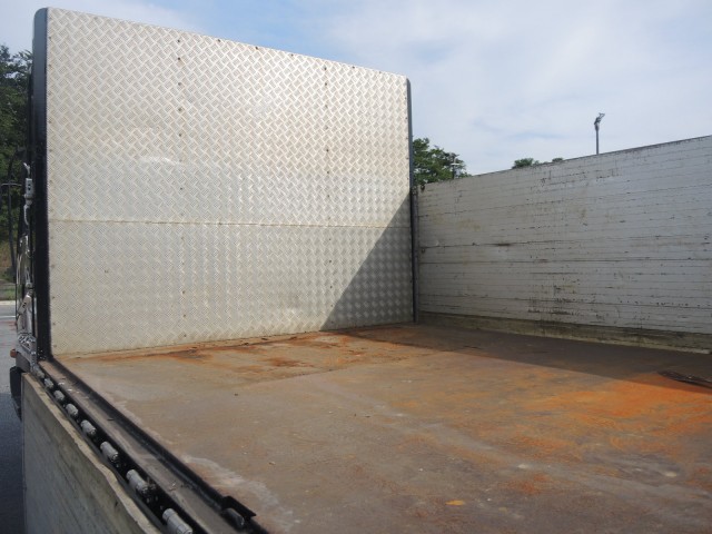 Ｈ17　いすゞ　フォワード　平ボデー