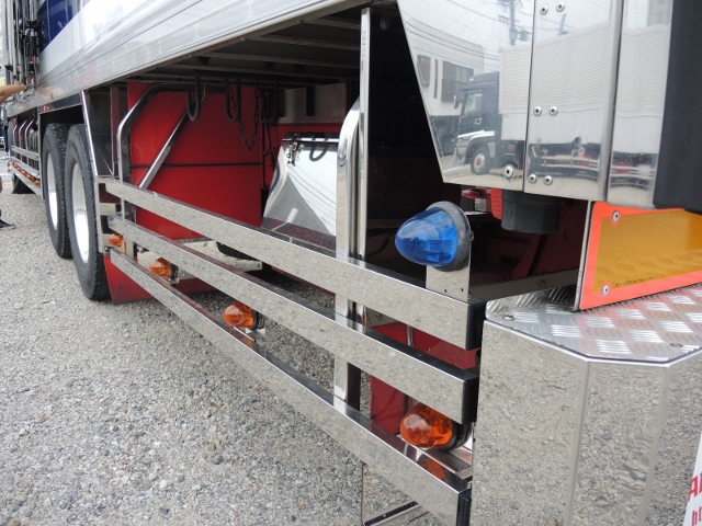 H21 いすゞ　ギガ　3軸冷蔵冷凍車