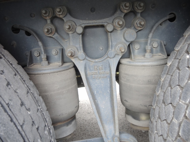 Ｈ１７　ニッサンディーゼル　クオン　ハイルーフ　アルミウィング　中低床　