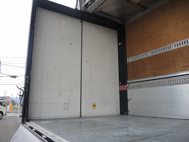 Ｈ１７　ニッサンディーゼル　クオン　ハイルーフ　アルミウィング　中低床　