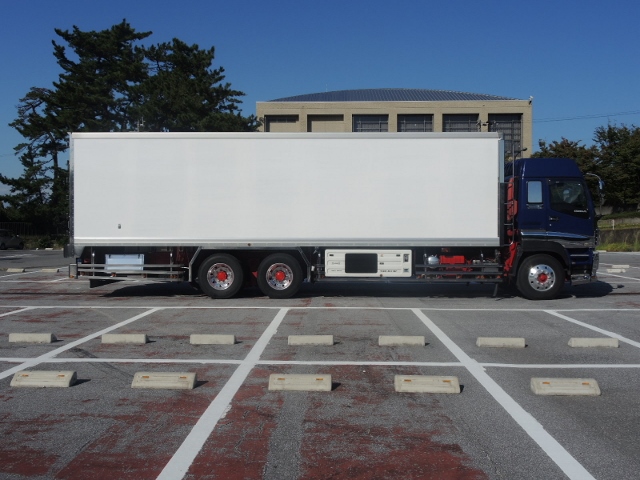 H21 いすゞ　ギガ　3軸冷蔵冷凍車
