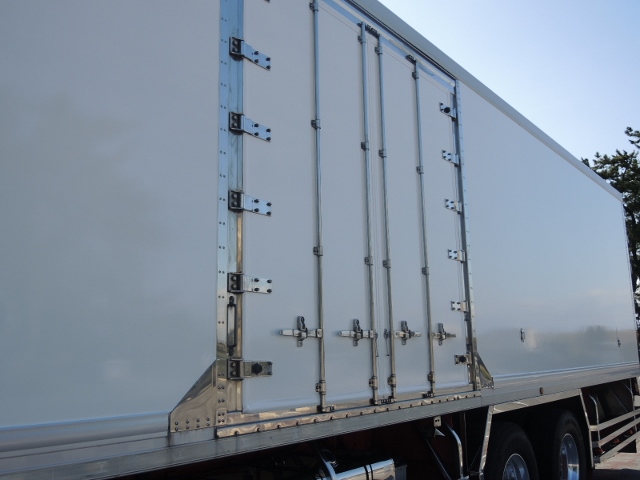 H21 いすゞ　ギガ　3軸冷蔵冷凍車