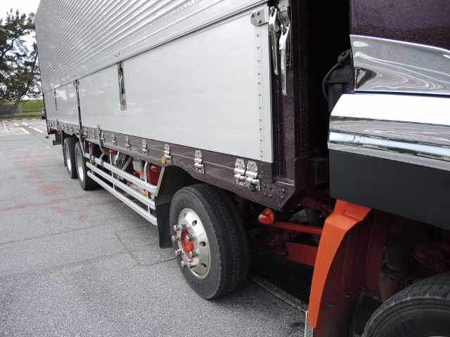 Ｈ19　ニッサンディーゼル　クオン　カスタム　４軸低床　アルミウィング