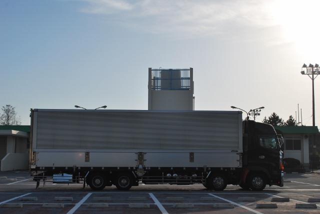 H20　グランドプロフィア　４軸低床　アルミウィング