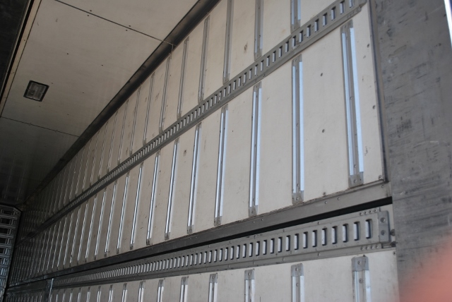 【39】H23 いすゞ　ギガ　中低床冷凍ウイング　リアエアサス