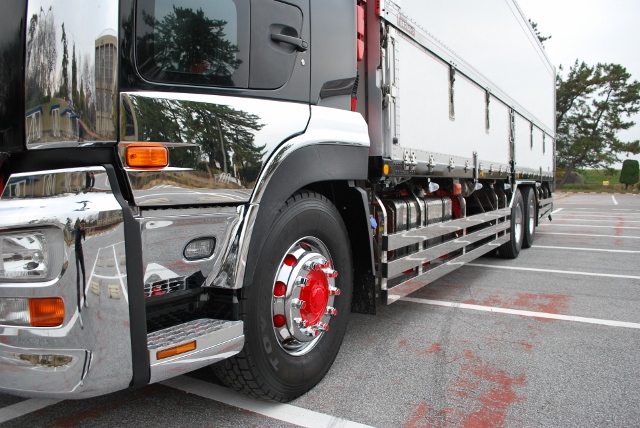 Ｈ26　ＵＤトラックス　クオン　高床冷凍ウィング　リアエアサス