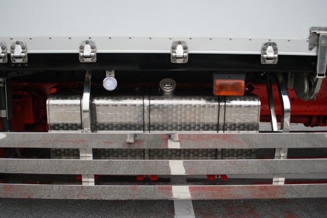 Ｈ26　ＵＤトラックス　クオン　高床冷凍ウィング　リアエアサス