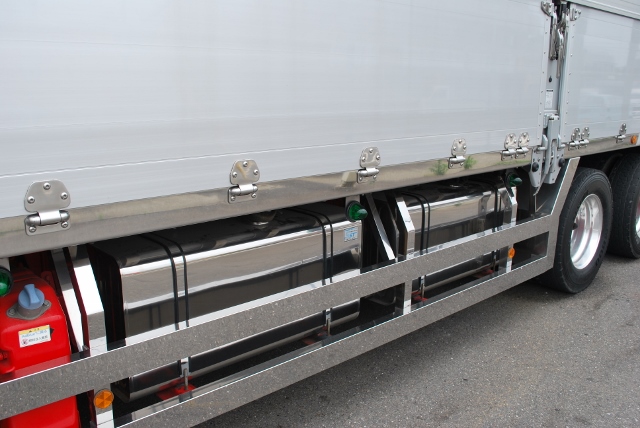 【240】三菱ふそうスーパーグレート　低床　アルミウイング　ハイルーフ　総輪エアサス