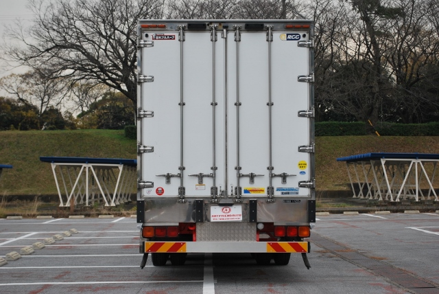 Ｈ26　ＵＤトラックス　クオン　高床冷凍ウィング　リアエアサス