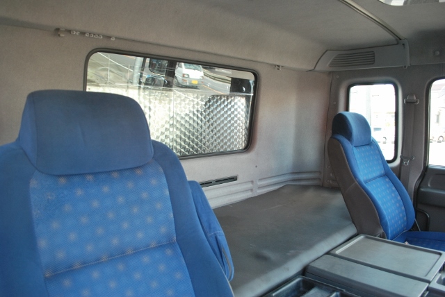 【39】H23 いすゞ　ギガ　中低床冷凍ウイング　リアエアサス