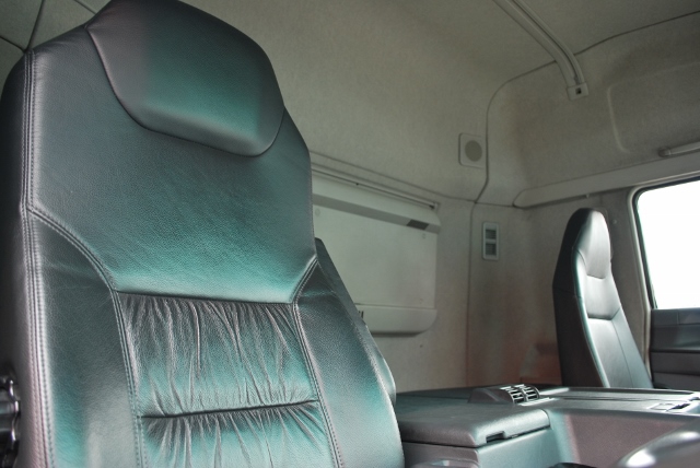 【240】三菱ふそうスーパーグレート　低床　アルミウイング　ハイルーフ　総輪エアサス