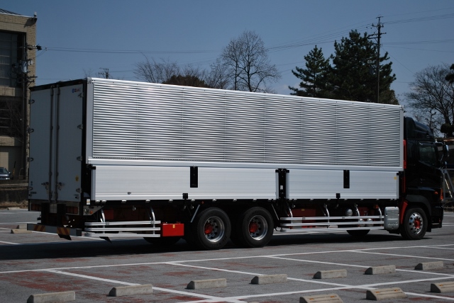 【9】Ｈ２５　日野　グランドプロフィア　アルミウィング　ハイルーフ　中低床　リアエアサス