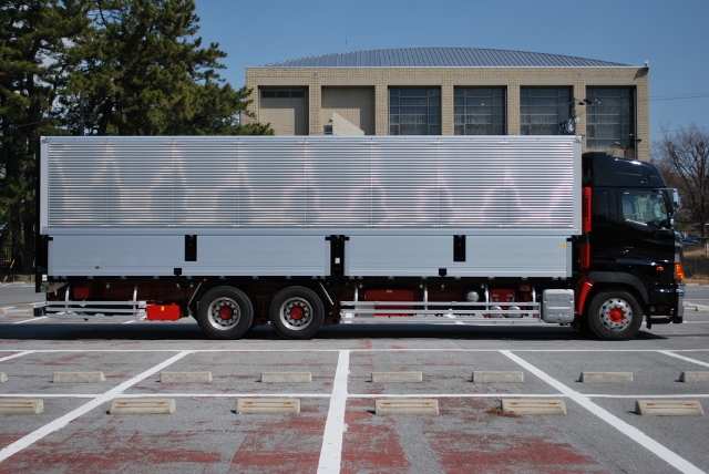 【9】Ｈ２５　日野　グランドプロフィア　アルミウィング　ハイルーフ　中低床　リアエアサス