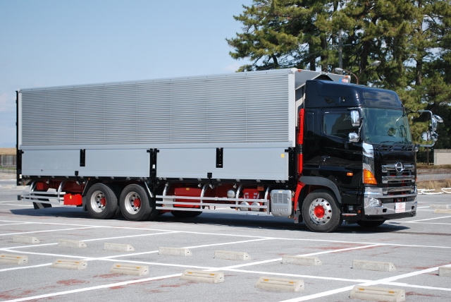 【9】Ｈ２５　日野　グランドプロフィア　アルミウィング　ハイルーフ　中低床　リアエアサス