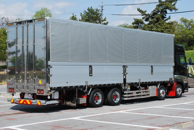 【92】Ｈ23　ＵＤトラックス　クオン　4軸低床　アルミウイング　格納ゲート付　ハイルーフ　総輪エアサス