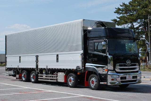 【92】Ｈ23　ＵＤトラックス　クオン　4軸低床　アルミウイング　格納ゲート付　ハイルーフ　総輪エアサス