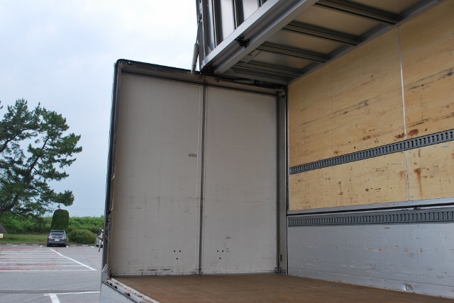 【116】日野エアループプロフィア　低床アルミウイング　ハイルーフ　リヤエアサス