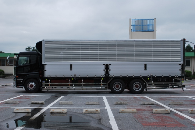 H19　クオン　冷凍ウィング　リアエアサス　キーストン