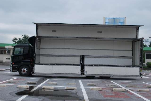 H19　クオン　冷凍ウィング　リアエアサス　キーストン