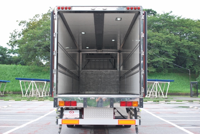 H19　クオン　冷凍ウィング　リアエアサス　キーストン