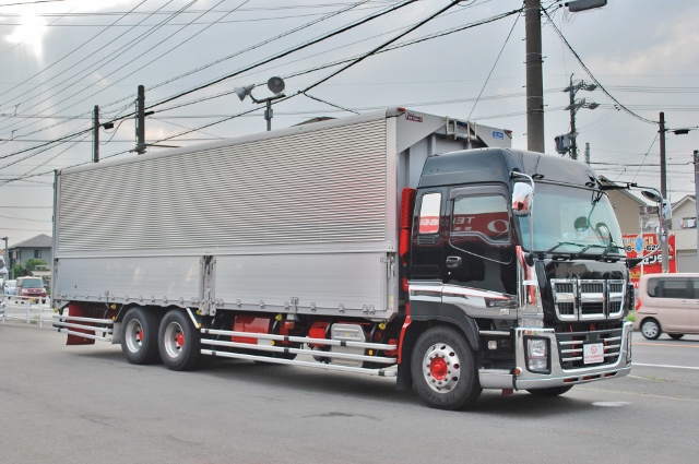 【215】いすゞ　ギガ　中低床　アルミウイング　ハイルーフ