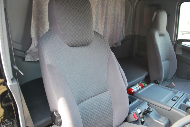 H21 07フォワード　増トン　冷蔵冷凍車　トランテックス６２００造りボデー