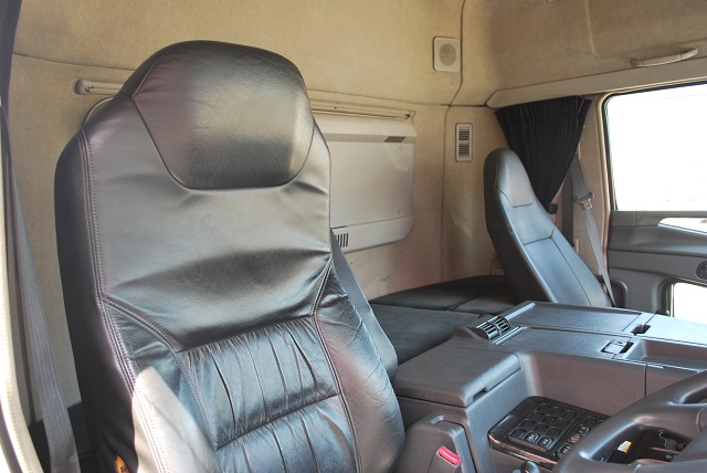 【221】三菱ふそうスーパーグレート　低床　アルミウイング　ハイルーフ