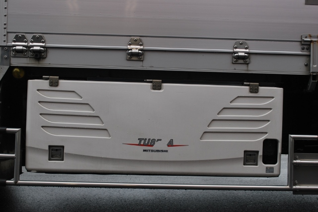 【42】H25  UDトラックス　クオン　中低床冷凍ウイング　リアエアサス