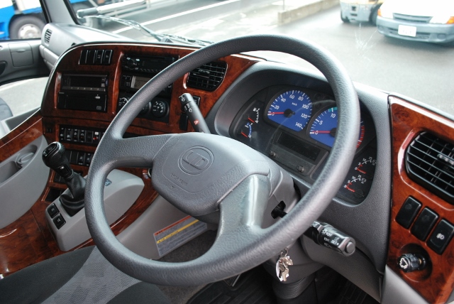 【41】H24 UDトラックス　クオン　冷凍バン　ハイルーフ　総輪エアサス