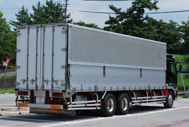 【94】三菱ふそうスーパーグレート　高床　アルミウイング　リアエアサス