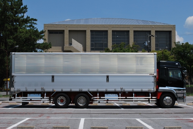 【94】三菱ふそうスーパーグレート　高床　アルミウイング　リアエアサス