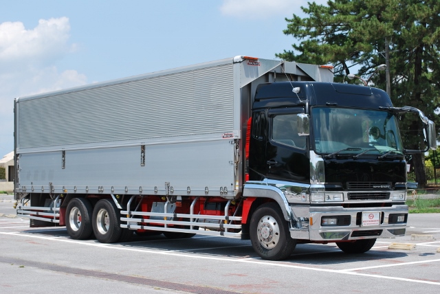 【94】三菱ふそうスーパーグレート　高床　アルミウイング　リアエアサス