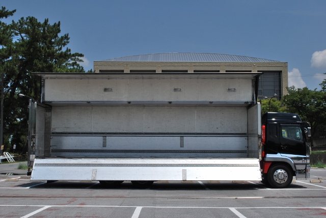 【94】三菱ふそうスーパーグレート　高床　アルミウイング　リアエアサス