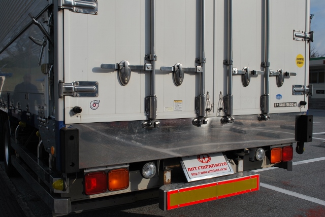 H20 ギガ　４軸アルミウィング　後輪エアサス