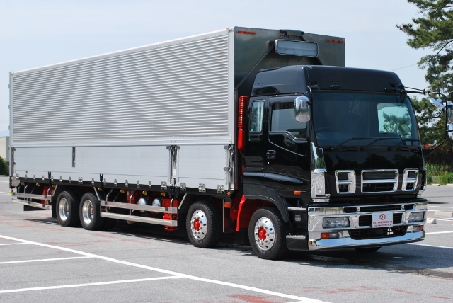 H20 ギガ　４軸アルミウィング　後輪エアサス