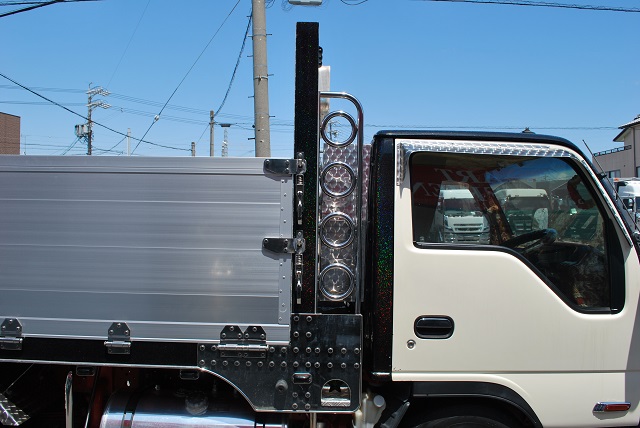 【224】いすゞ　エルフ　平ボデー　カスタム多数　造りボデー