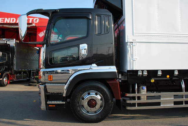 Ｈ１９　三菱スーパーグレート　冷凍ウィング　リアエアサス　キーストン