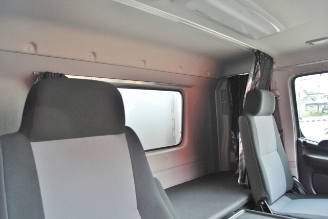 【218】日野レンジャー　ワイド　増トン　冷凍バン　格納ゲート　リヤエアサス