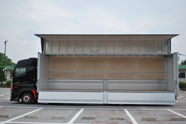 日野　グランドプロフィア　4軸低床　ヤマダボデー　ハイルーフ　新車