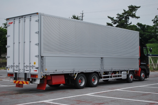 日野　グランドプロフィア　4軸低床　ヤマダボデー　ハイルーフ　新車