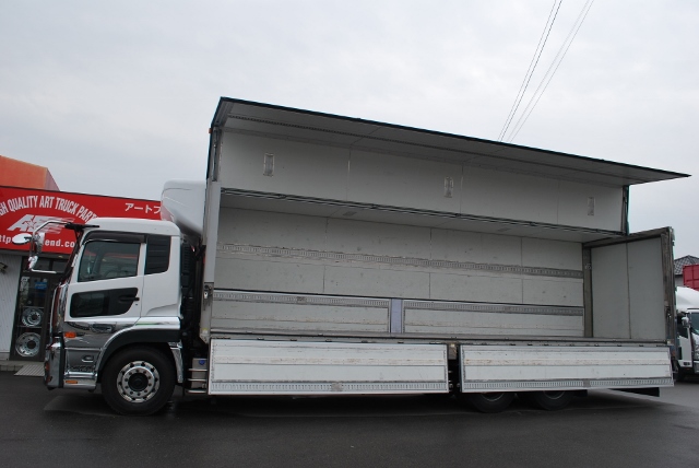 【42】H25  UDトラックス　クオン　中低床冷凍ウイング　リアエアサス