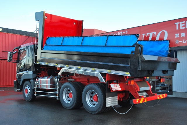 H27　三菱　スーパーグレート　ダンプ　5300×2300　セミロングボデー　新古車！